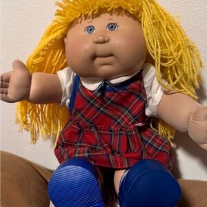 Vintage Cabbage Patch Kid Play Along Girl PA-24 yellow Hair blue  Eyes 2004